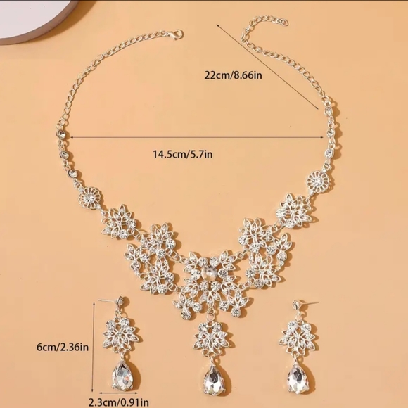 Necklace n earrings set - Picture 5 of 6